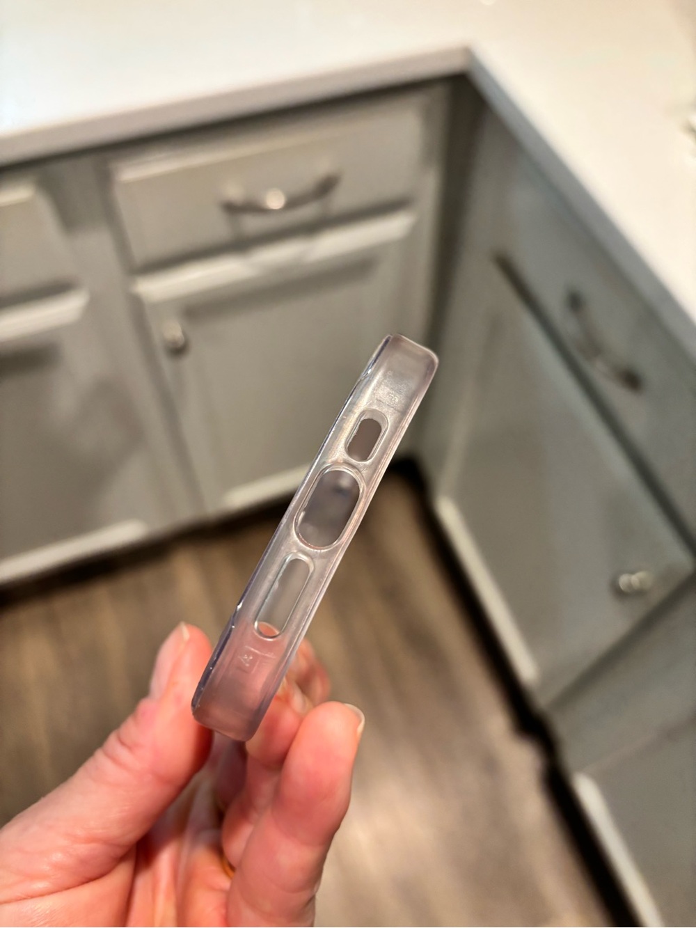 OtterBox Symmetry Series Clear Case. Snaps to MagSafe. iPhone 15 - Picture 9 of 9
